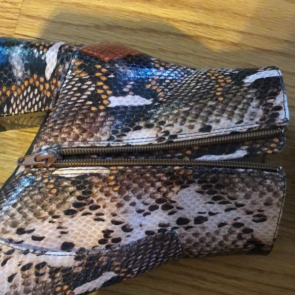 Boots - Picture 12 of 13